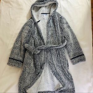 2/10 SALE 🌻The fuzziest robe ever!